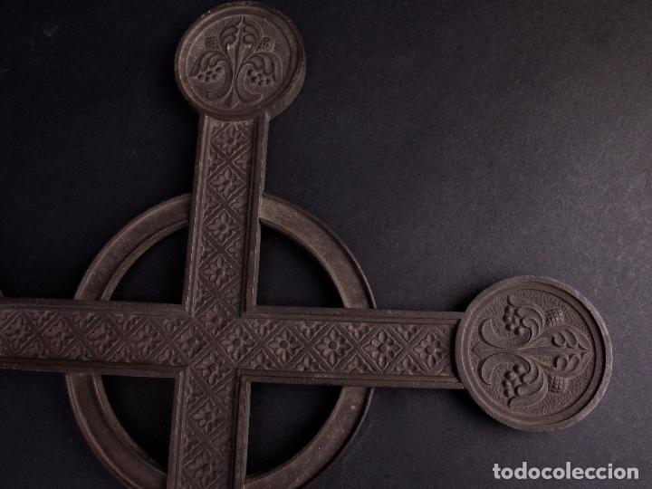 Antig&uuml;edades: CRUZ DE METAL - Foto 1