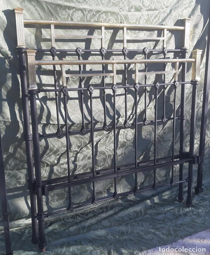 Antig&uuml;edades: Cama antig&uuml;a