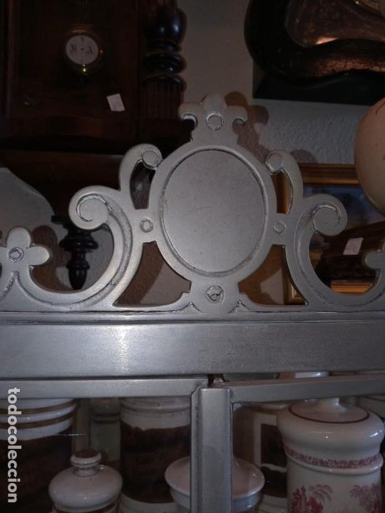 Antig&uuml;edades: Vitrina antigua de medico - Foto 3