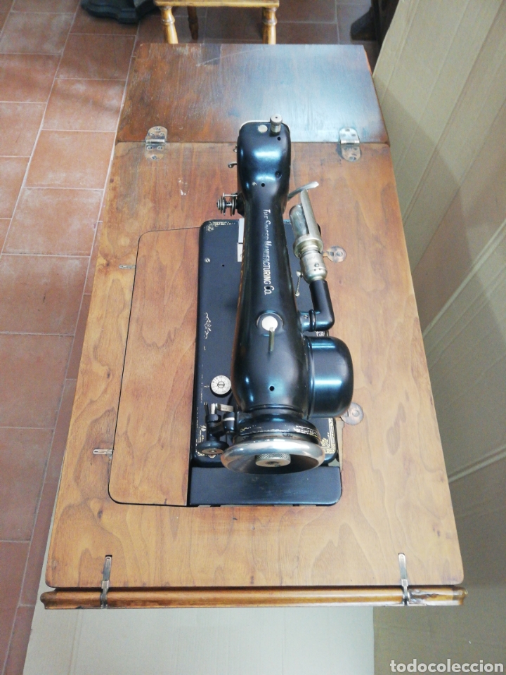 Antig&uuml;edades: M&aacute;quina de coser singer mueble - Foto 5