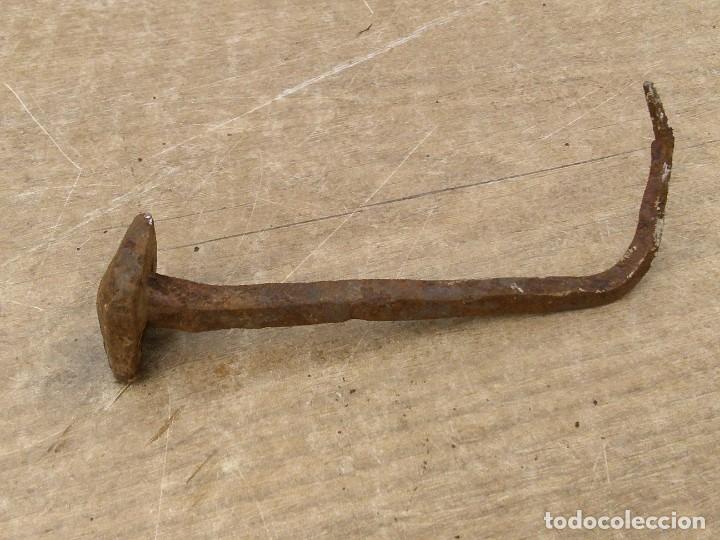 Antig&uuml;edades: Pareja de clavos de puerta medieval - Foto 8