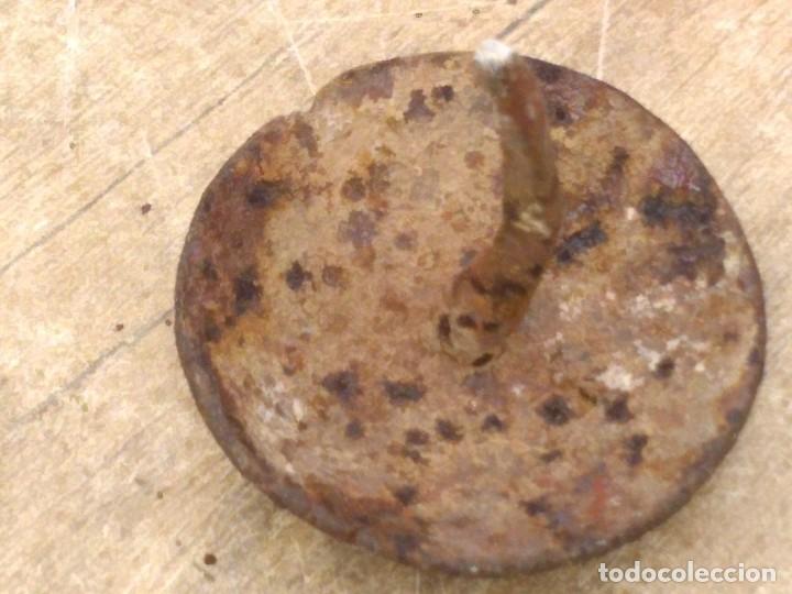 Antig&uuml;edades: Tacha, chincheta ,clavo de puerta medieval - Foto 3