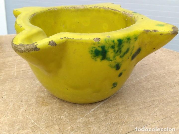 Antig&uuml;edades: Almirez vidriado amarillo con manchas verdes - Foto 4