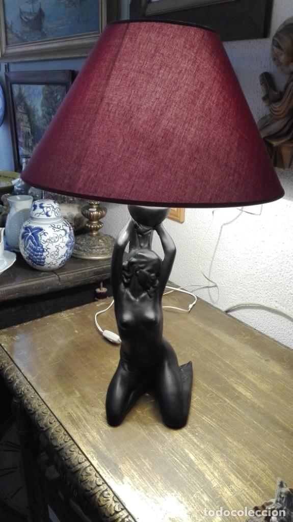 Antig&uuml;edades: L&aacute;mpara con mujer desnuda - Foto 1