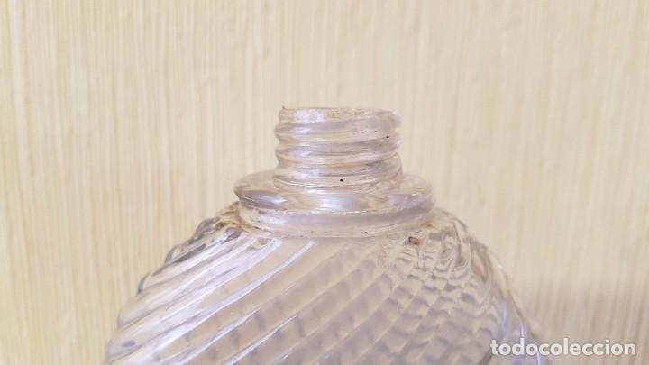 Antig&uuml;edades: Petaca cristal tallado - Foto 4