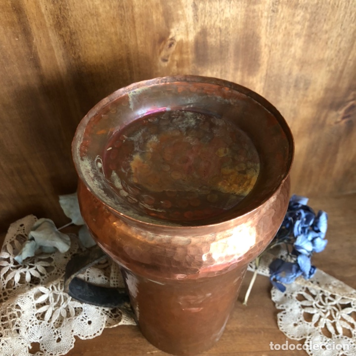 Antig&uuml;edades: Antigua jarra de cobre con mango de bronce - Foto 5