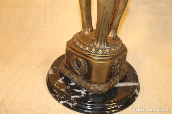 Antig&uuml;edades: centro de mesa de bronce - Foto 5