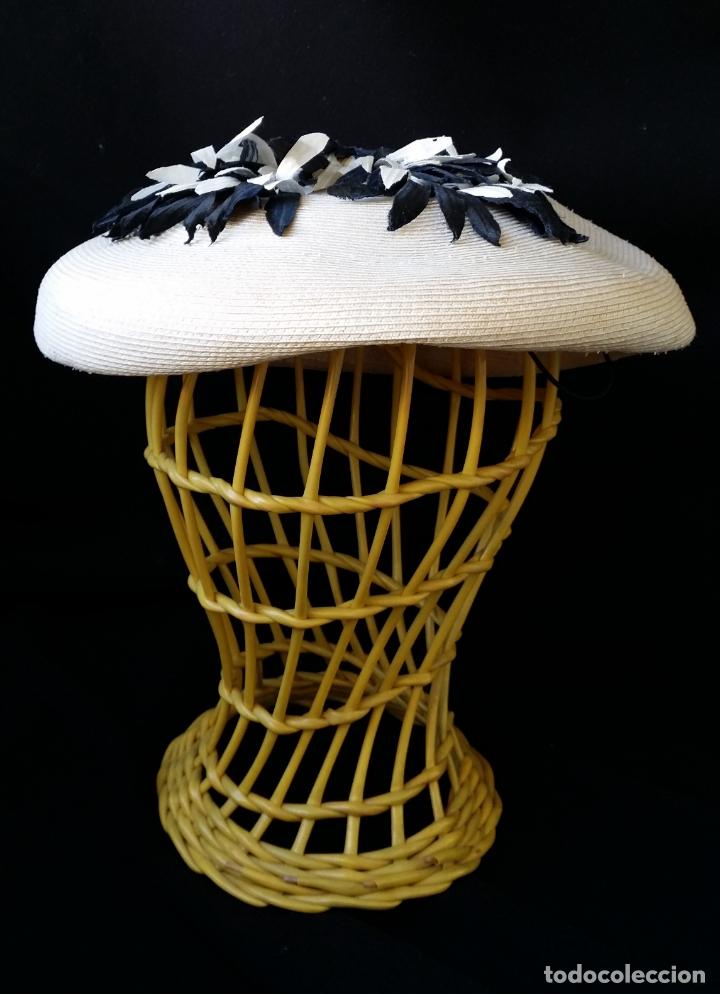 Antigüedades: Tocado, sombrero, marca Adelina Valencia - Foto 3 - 196508548