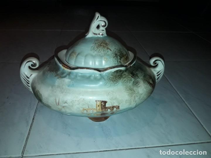 Antig&uuml;edades: SOPERA DE PORCELANA - Foto 1