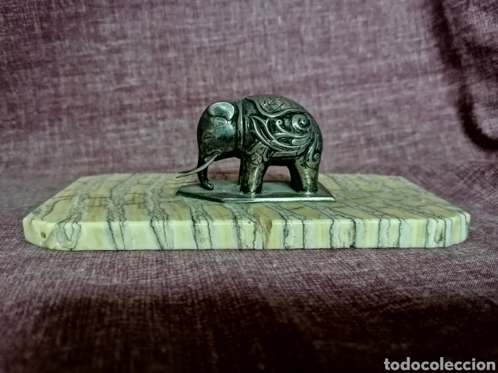 Antig&uuml;edades: ELEFANTE DE PLATA SOBRE BASE DE DIENTE DE ELEFANTE - Foto 1