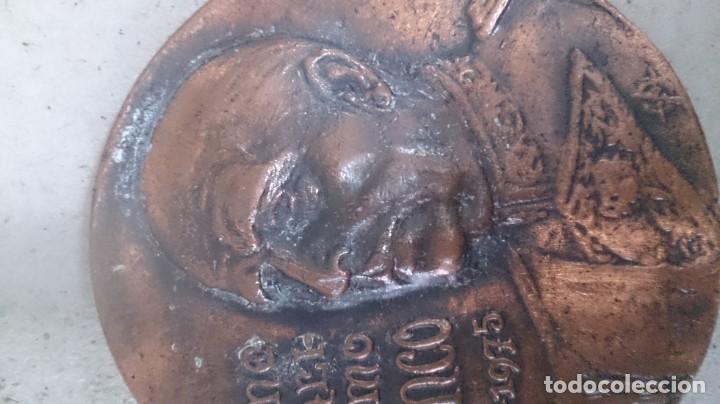 Antig&uuml;edades: Medalla del GENERALISIMO FRANCO DE BRONCE - Foto 8