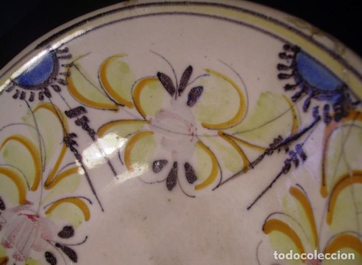 Antig&uuml;edades: ROTUNDO PLATO &ndash; CUENCO DE TALAVERA XIX - Foto 8