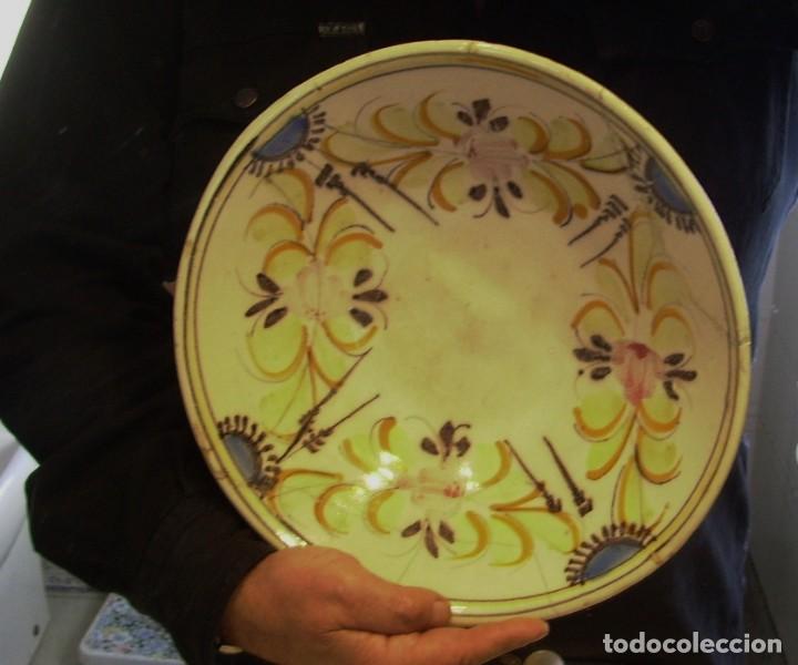 Antig&uuml;edades: ROTUNDO PLATO &ndash; CUENCO DE TALAVERA XIX - Foto 11