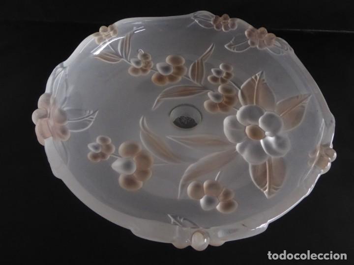 Antig&uuml;edades: CENTRO CON PIE EN CRISTAL GLASEADO - Foto 2
