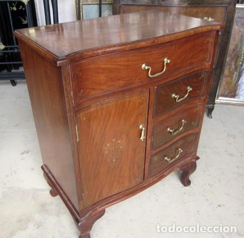 Antig&uuml;edades: Comodita en madera de palisandro con incrustaciones de laton - Foto 6
