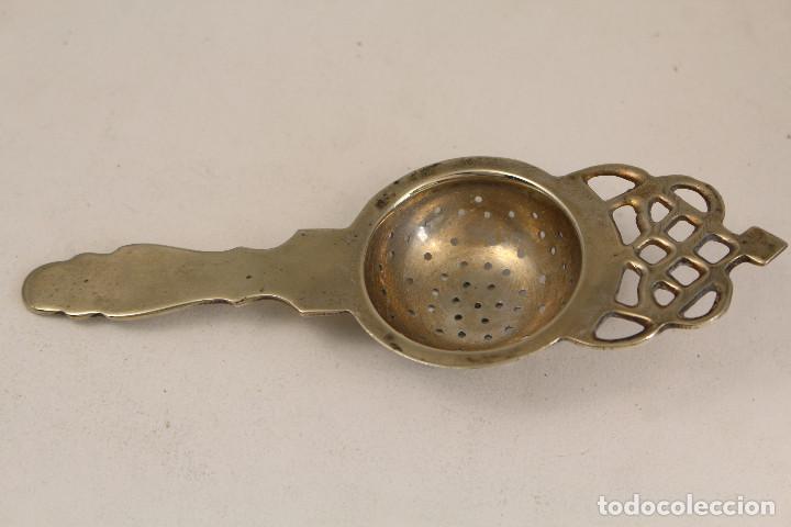 Antig&uuml;edades: colardor de t&eacute; plateado - Foto 1