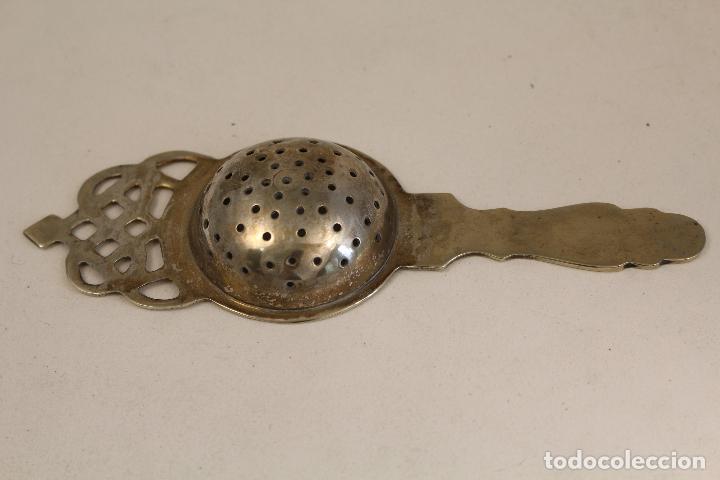 Antig&uuml;edades: colardor de t&eacute; plateado - Foto 2