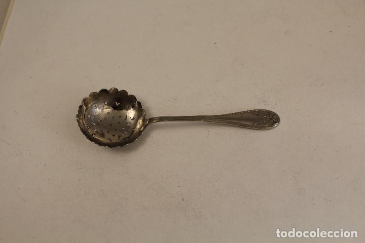 Antig&uuml;edades: cuchara colador de t&eacute; plateada - Foto 1