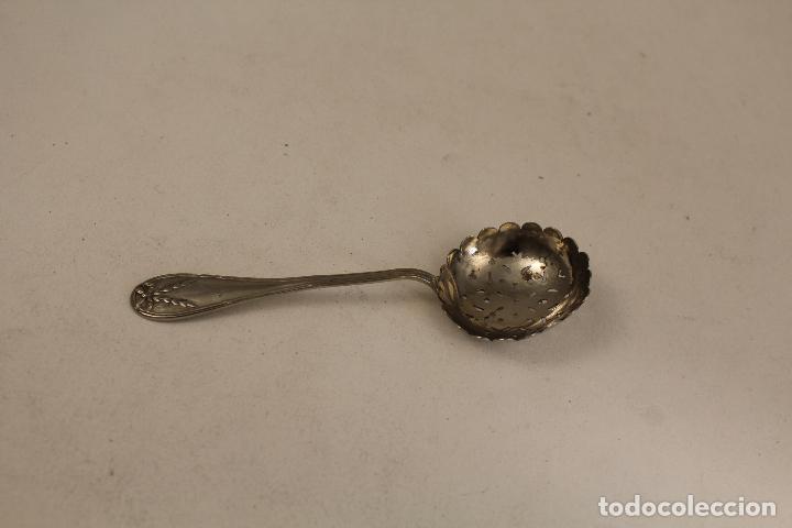 Antig&uuml;edades: cuchara colador de t&eacute; plateada - Foto 3