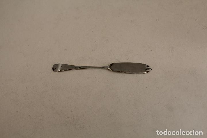 Antig&uuml;edades: pala tenedor con plata de ley punzonada epns - Foto 2