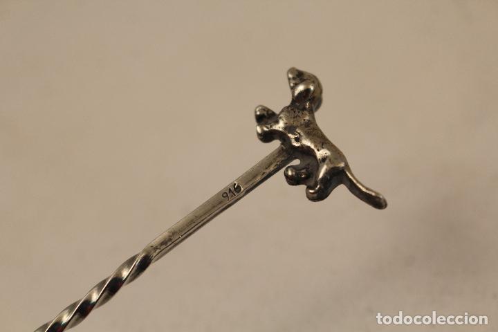 Antig&uuml;edades: pincho en plata de ley 916 con forma de perro - Foto 2