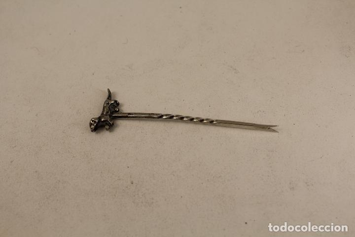Antig&uuml;edades: pincho en plata de ley 916 con forma de perro - Foto 5