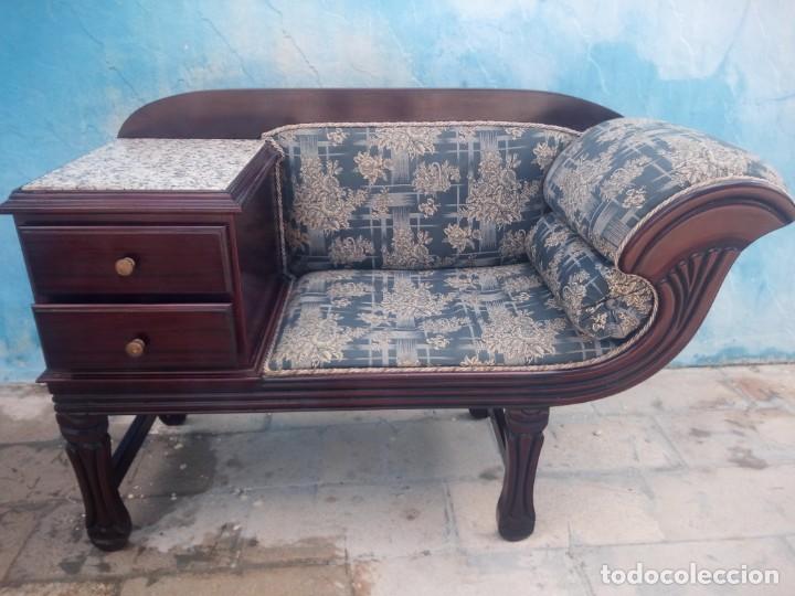 Antigüedades: Antiguo sofá con mesa para teléfono con 2 cajones,estilo isabelino,madera maciza. sirca 1910 - Foto 5 - 197242258