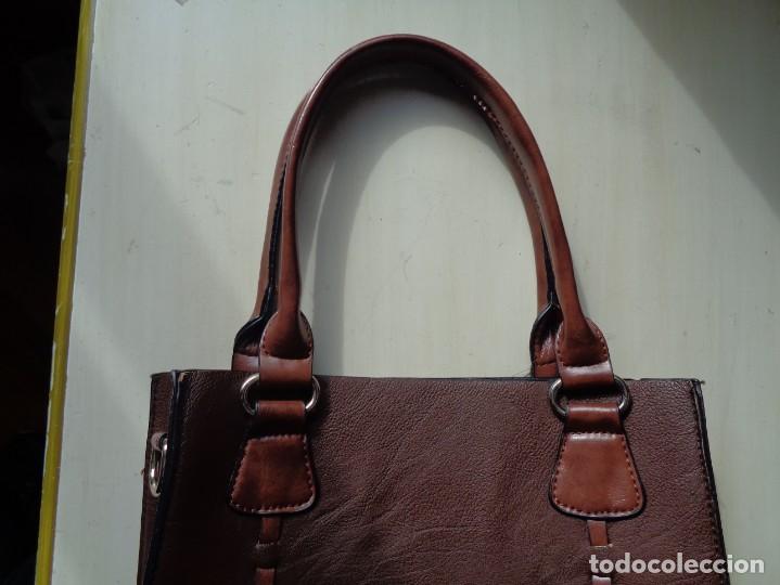 Antig&uuml;edades: BOLSO EN SIMIL CUERO - Foto 5