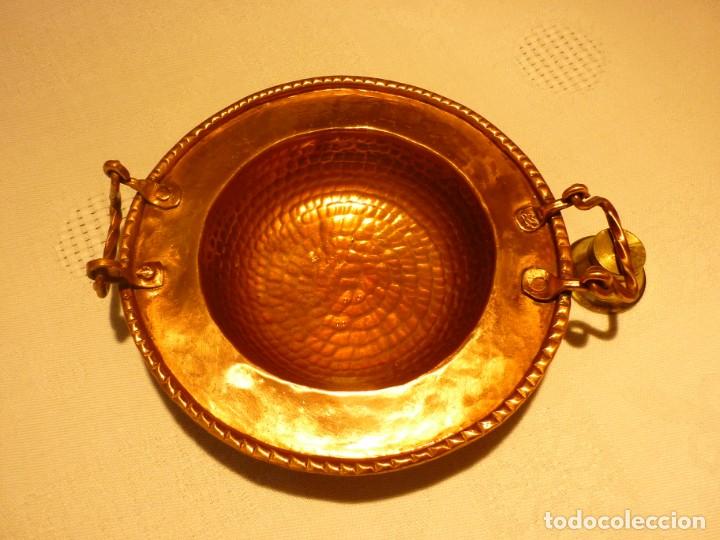 Antig&uuml;edades: BRASERO DE LATON CON ASAS DE LATON . - Foto 2