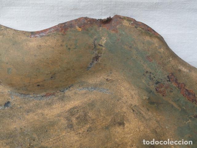 Antig&uuml;edades: ANTIGUA BANDEJA SERVICIO DE LAT&Oacute;N. - Foto 2