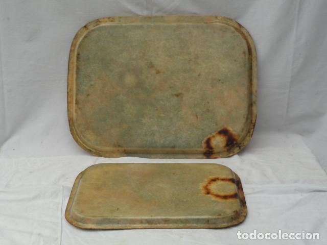 Antig&uuml;edades: PAREJA BANDEJAS SERVICIO DE PL&Aacute;STICO. - Foto 2