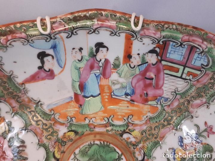 Antigüedades: Bandeja fuente. Porcelana. Cantón. China. Siglo XIX. - Foto 3 - 197358540
