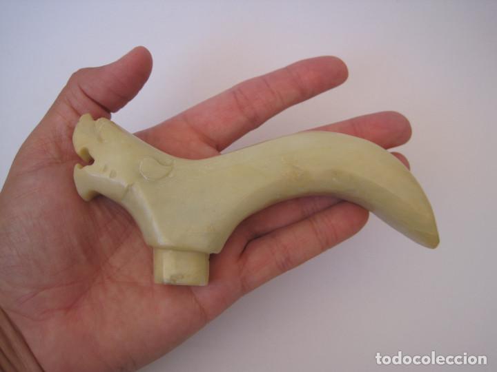 Antig&uuml;edades: Mango para baston de jade verde lima, Cabeza de Dragon
