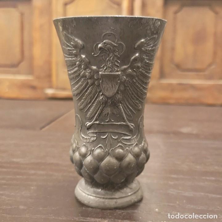 Antig&uuml;edades: Copa de metal - Foto 1