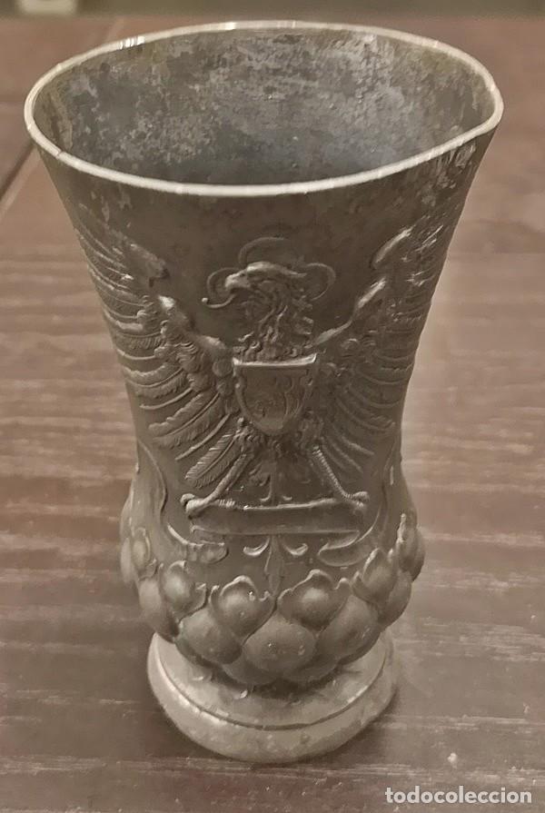 Antig&uuml;edades: Copa de metal - Foto 2