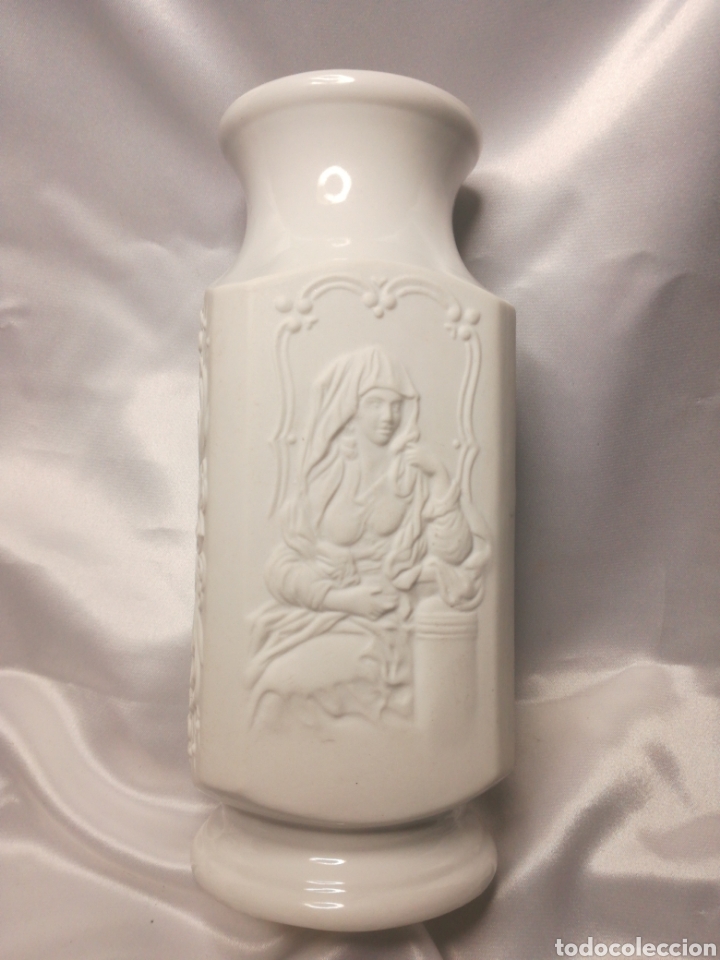 Antig&uuml;edades: Jarr&oacute;n porcelana capodimonte - Foto 1