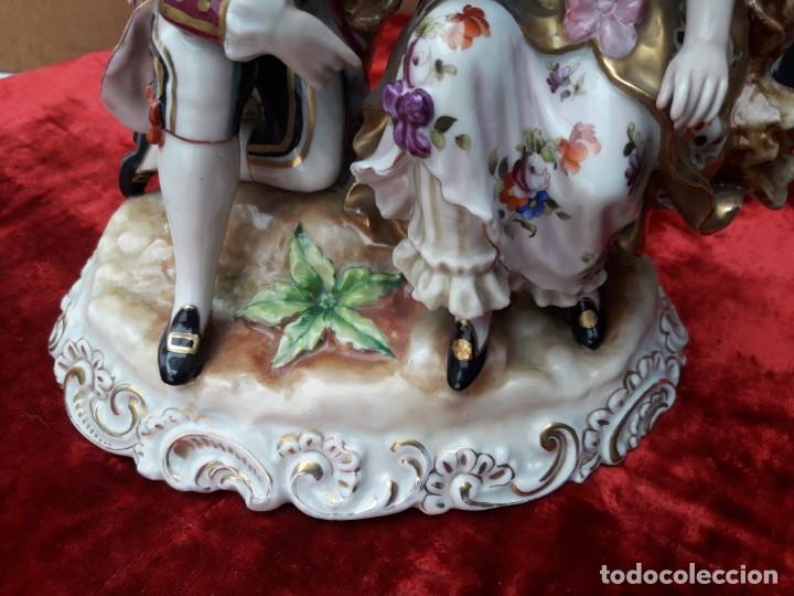 Antig&uuml;edades: Grupo de porcelana - Foto 3