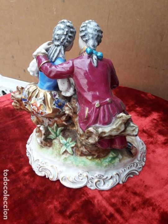 Antig&uuml;edades: Grupo de porcelana - Foto 5
