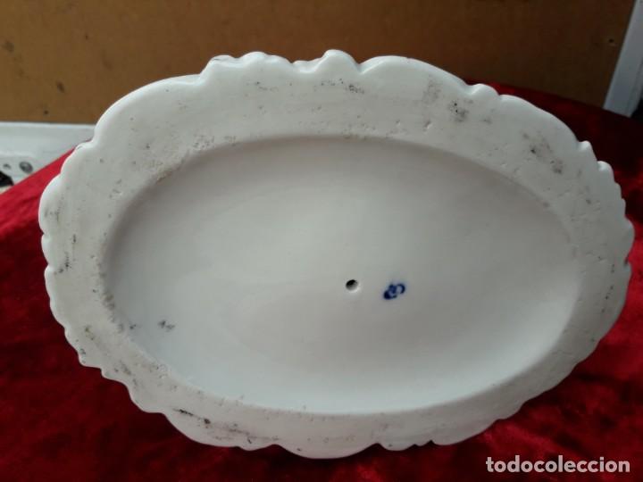 Antig&uuml;edades: Grupo de porcelana - Foto 7