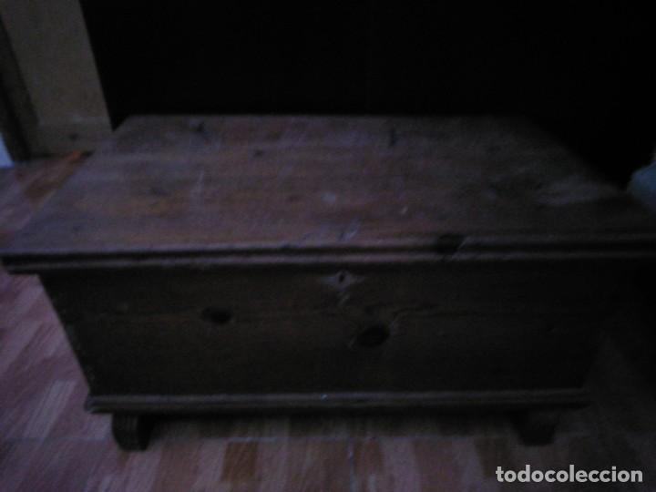 Antig&uuml;edades: Ba&uacute;l o arca principios  1.900. - Foto 2
