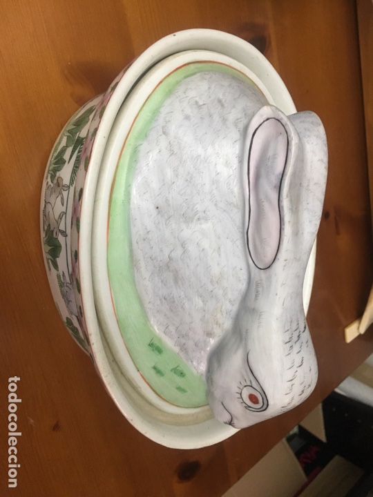 Antig&uuml;edades: Sopera porcelana conejo y coles - Foto 1