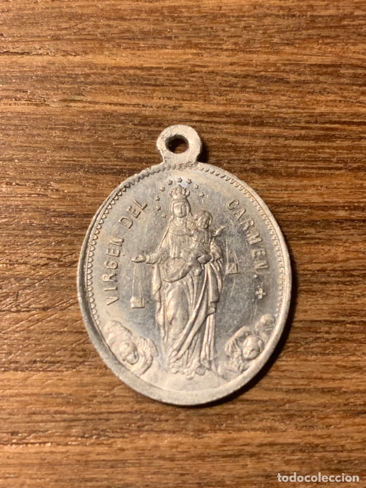 Antig&uuml;edades: Medalla de la virgen del Carmen - Foto 1
