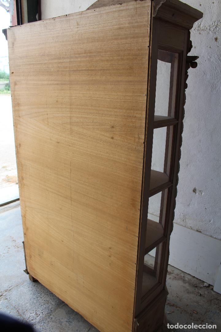 Antig&uuml;edades: vitrina de madera para restaurar - Foto 3