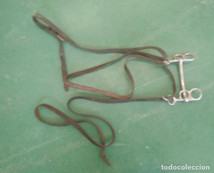 Antig&uuml;edades: BOCADO CON RIENDAS PARA CABALLO - Foto 1