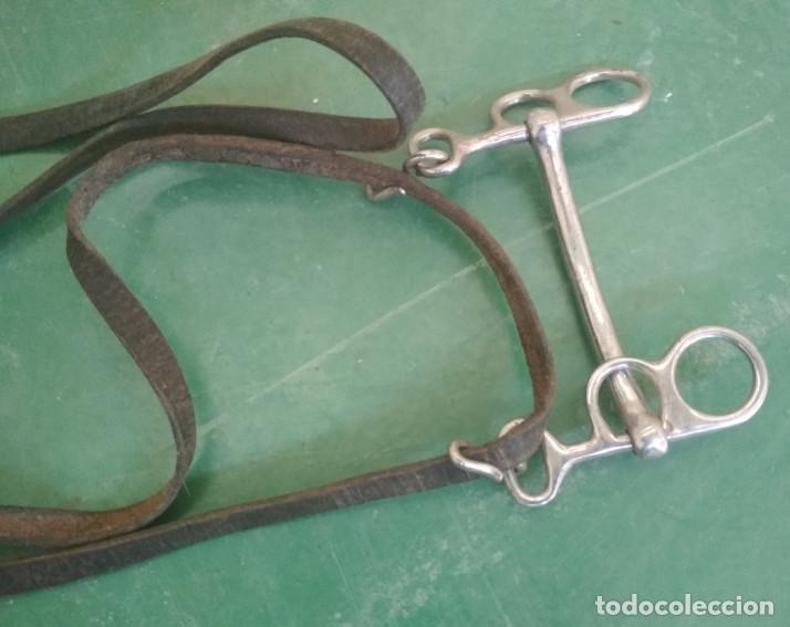 Antig&uuml;edades: BOCADO CON RIENDAS PARA CABALLO - Foto 2