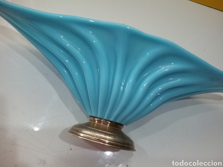 Antig&uuml;edades: Centro en cristal opalina azul con base en plata. - Foto 8