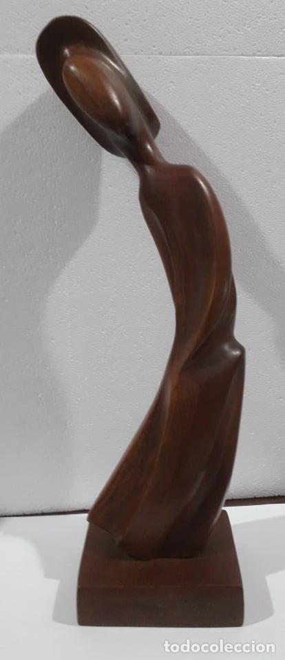 Antiquit&eacute;s: Escultura tallada en caoba