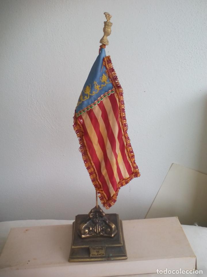 Antiguidades: Valencia  bandera estandarte de sobremesa. se&ntilde;era valenciana de Jaime I. Record de Valencia