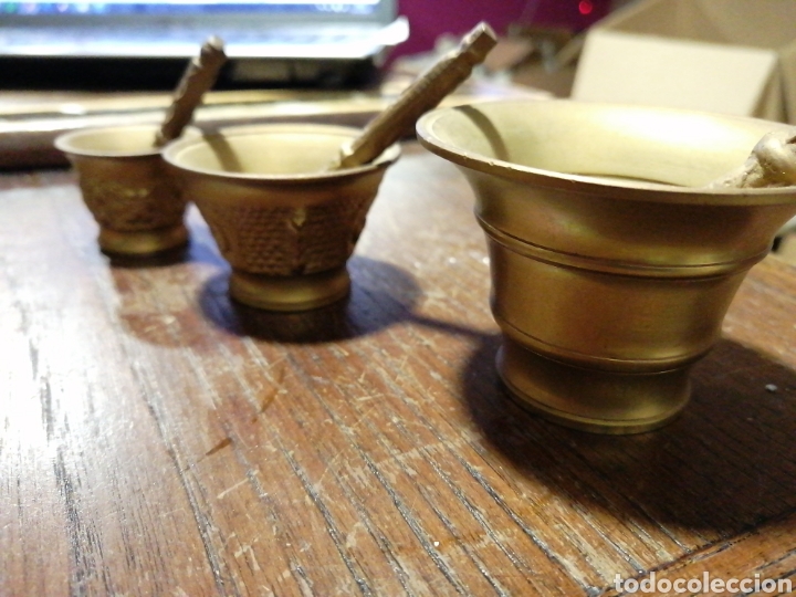 Antig&uuml;edades: Tres almirez de bronce. - Foto 2