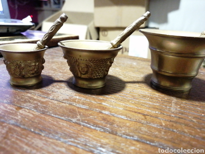 Antig&uuml;edades: Tres almirez de bronce. - Foto 1